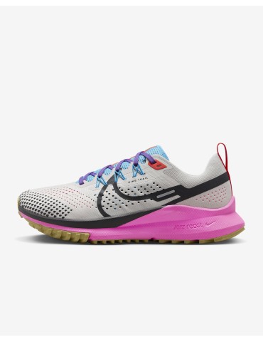 W. Nike Pegasus Trail 4